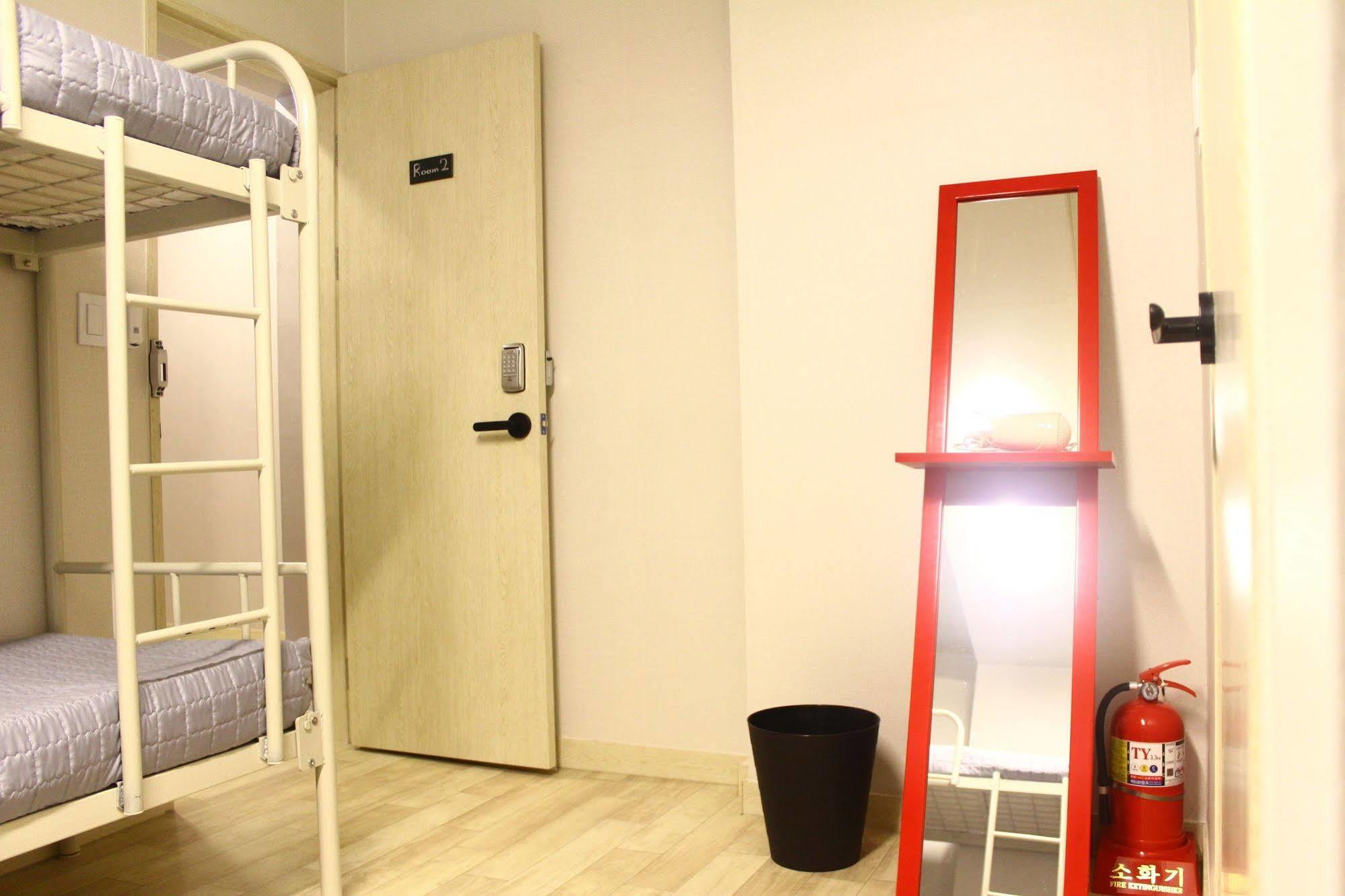 Plan A Hostel Seoul Exteriör bild