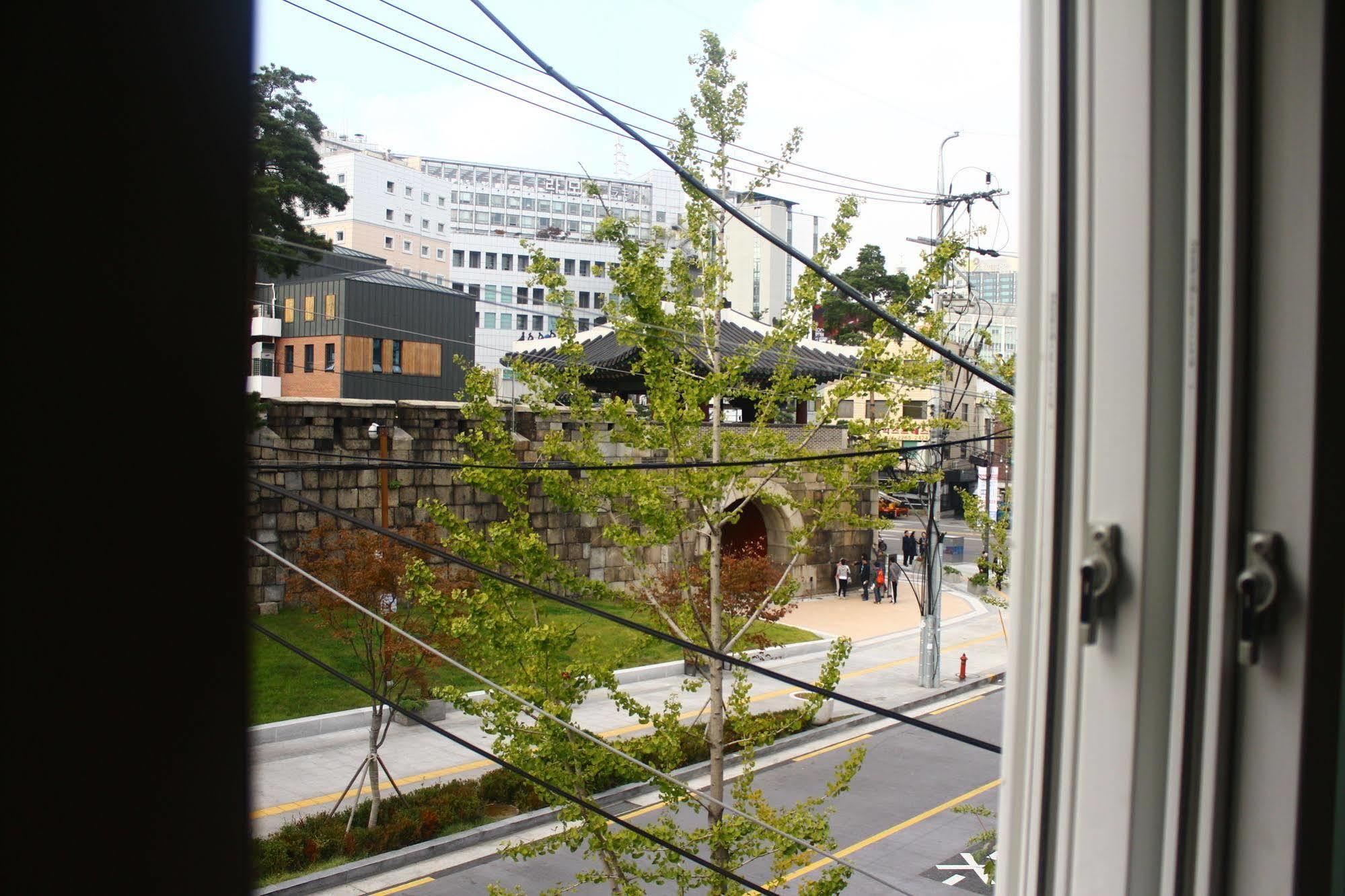 Plan A Hostel Seoul Exteriör bild